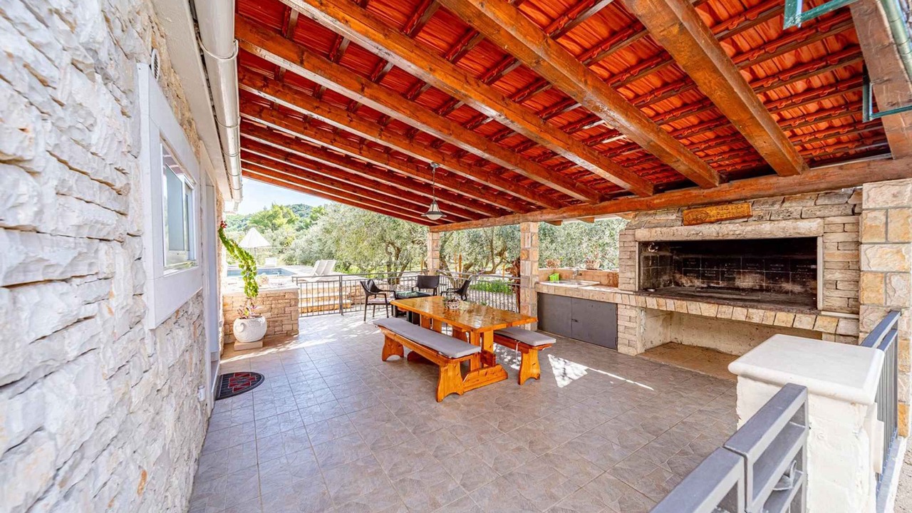 Photo of Outdoor in Potirna