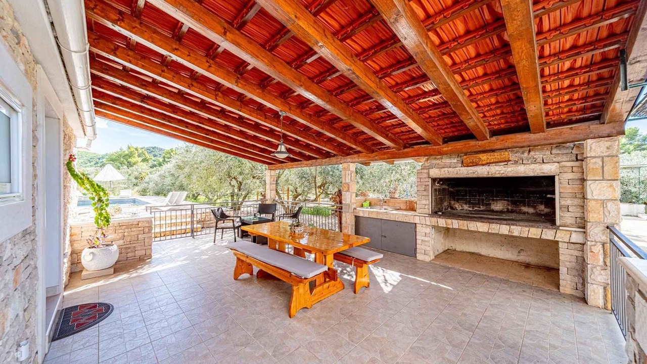 Photo of Outdoor in Potirna