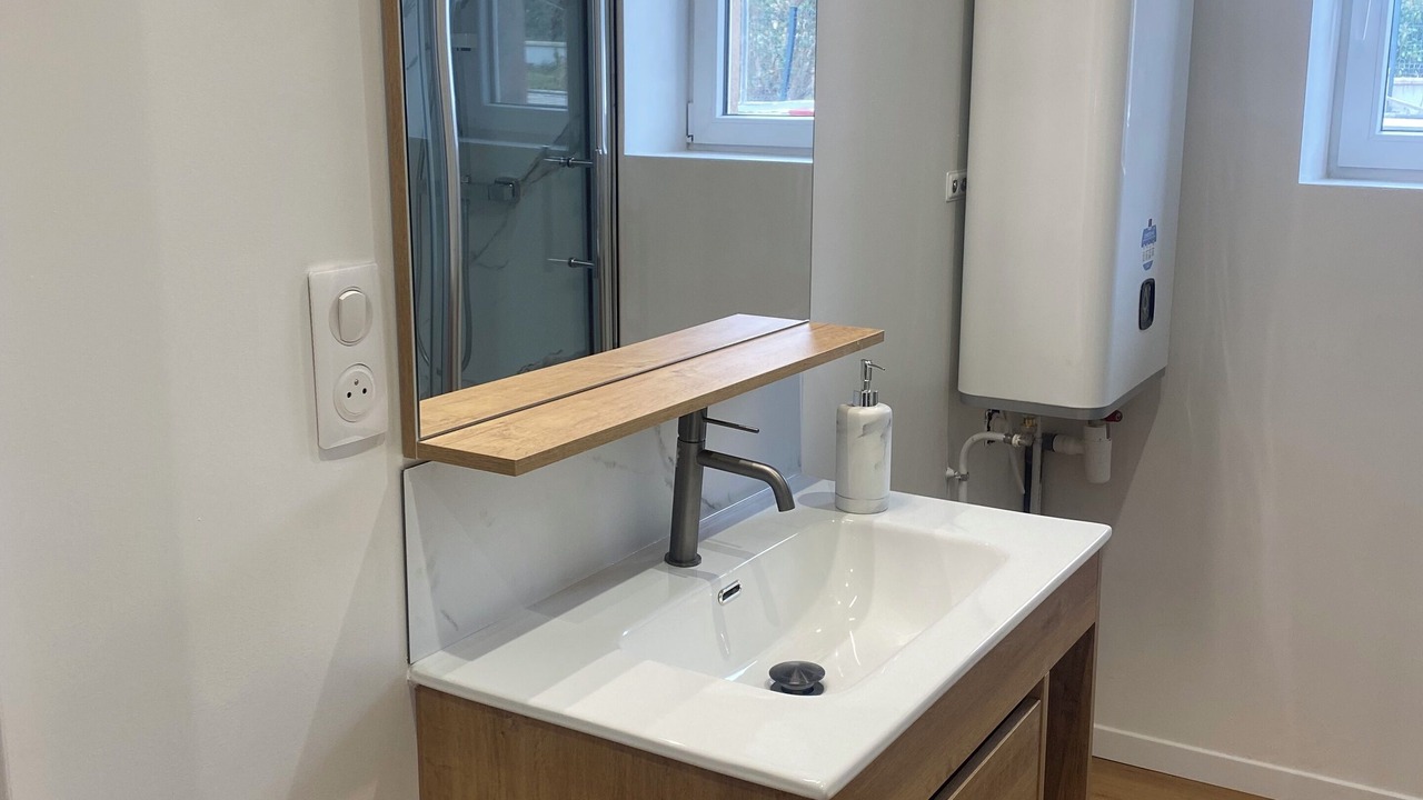 Photo of Bathroom in Saint-Germain-des-Fosses