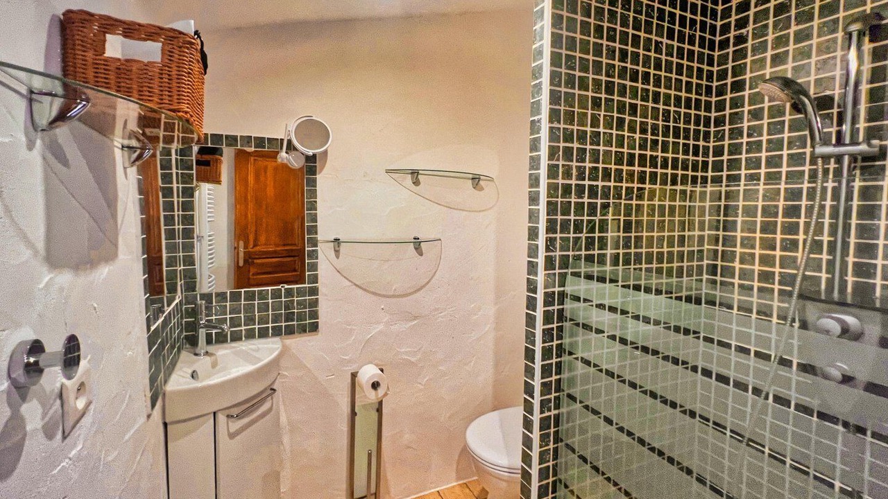 Photo of Bathroom in Saint-Hippolyte-de-Montaigu