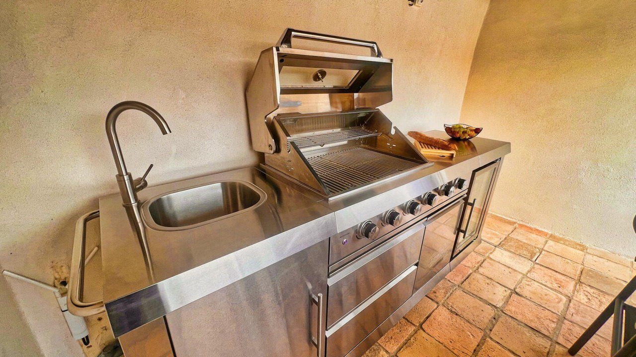 Photo of Kitchen in Saint-Hippolyte-de-Montaigu