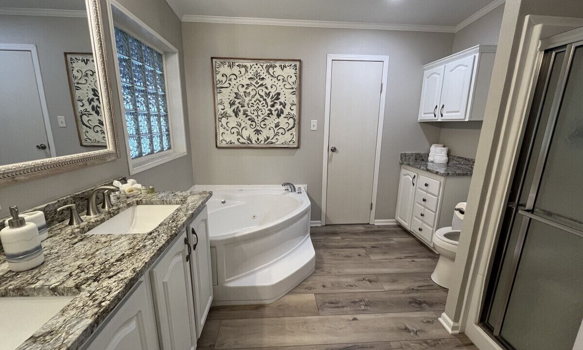 Photo of Bathroom in Hemphill