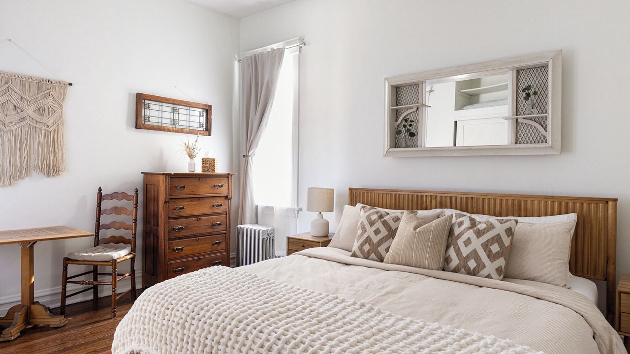 Photo of Bedroom in Logan Square