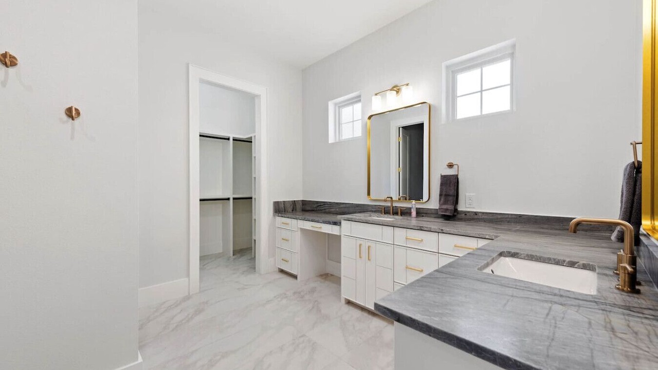Photo of Bathroom in Canyon Lake