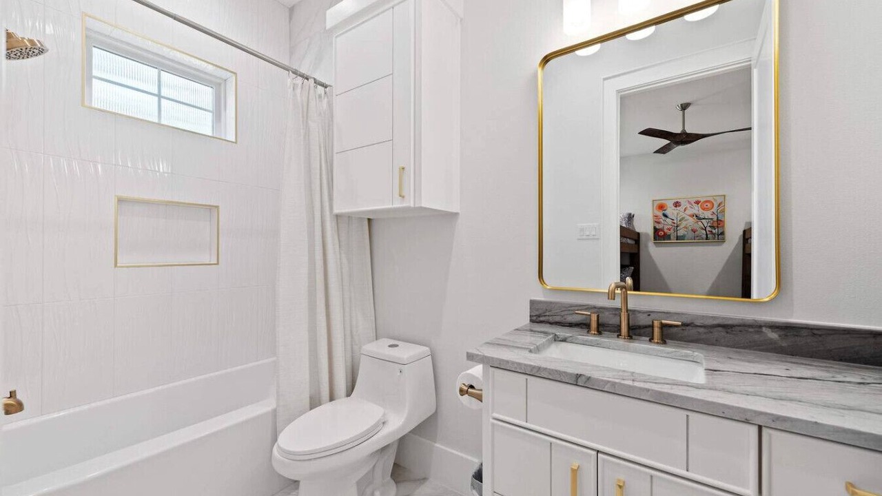 Photo of Bathroom in Canyon Lake