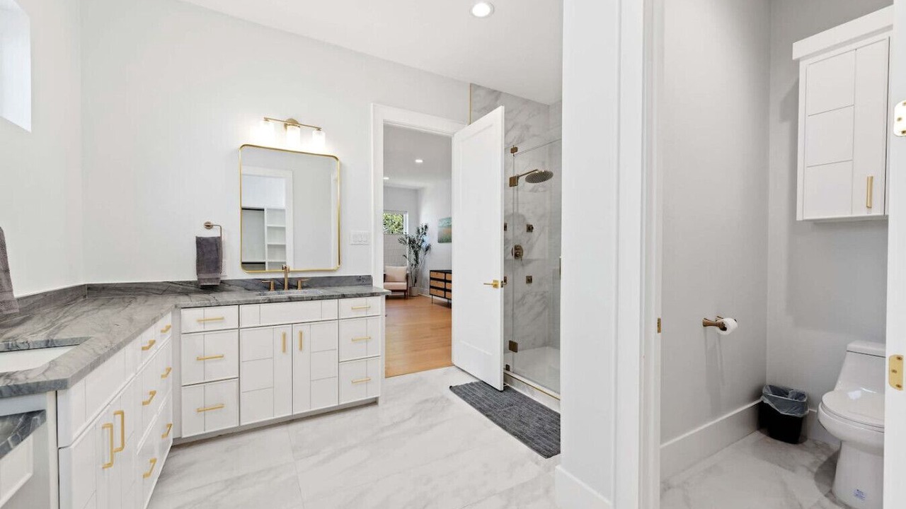 Photo of Bathroom in Canyon Lake