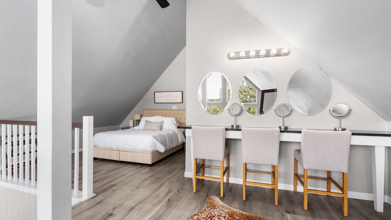 Photo of Bedroom in Round Mountain