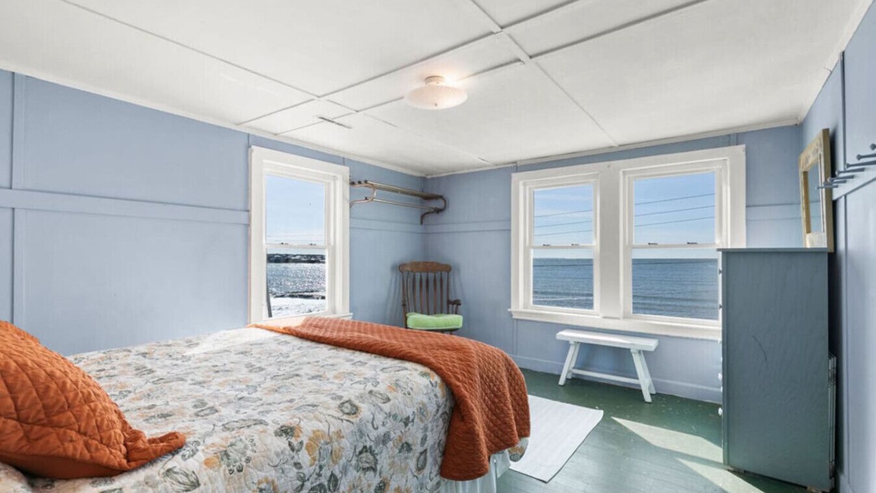 Photo of Bedroom in Silver Beach