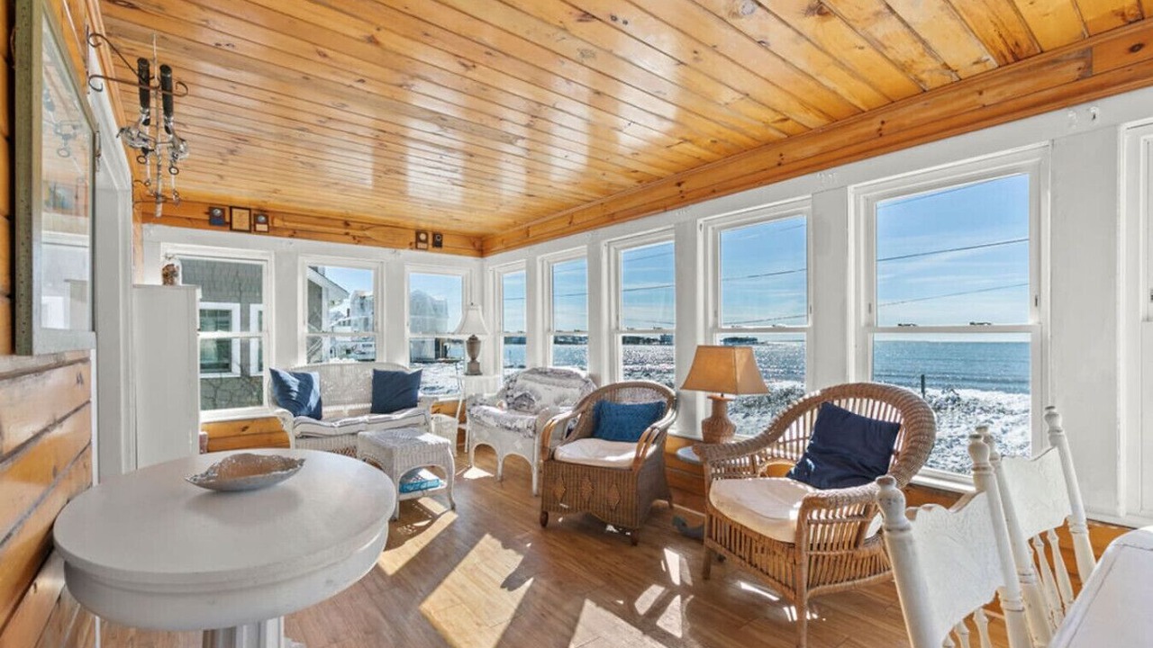 Photo of Livingroom in Silver Beach