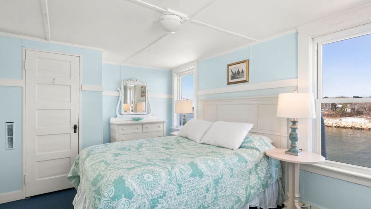 Photo of Bedroom in Silver Beach