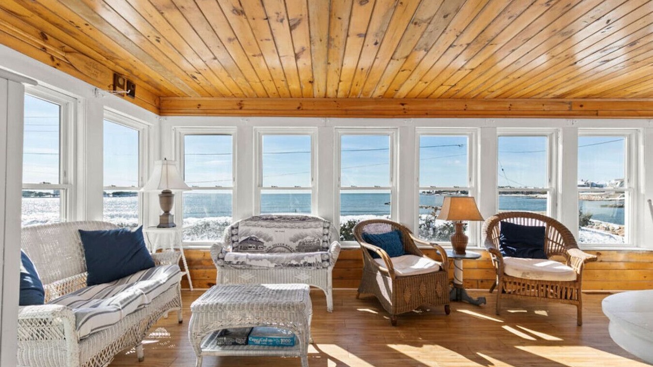 Photo of Livingroom in Silver Beach
