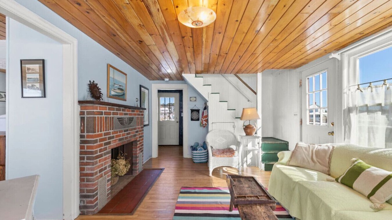 Photo of Livingroom in Silver Beach