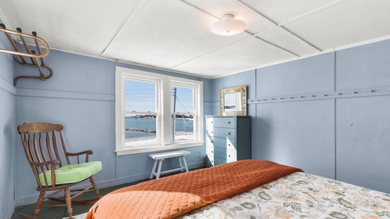 Photo of Bedroom in Silver Beach
