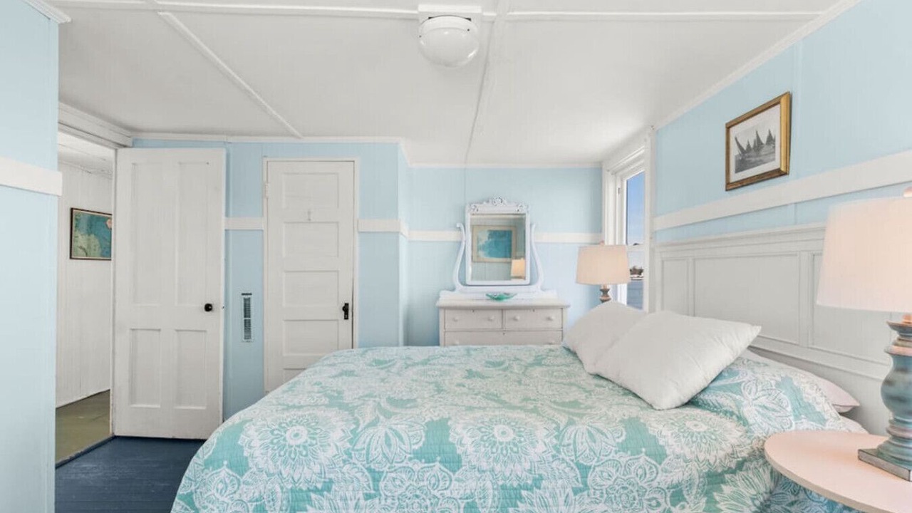 Photo of Bedroom in Silver Beach
