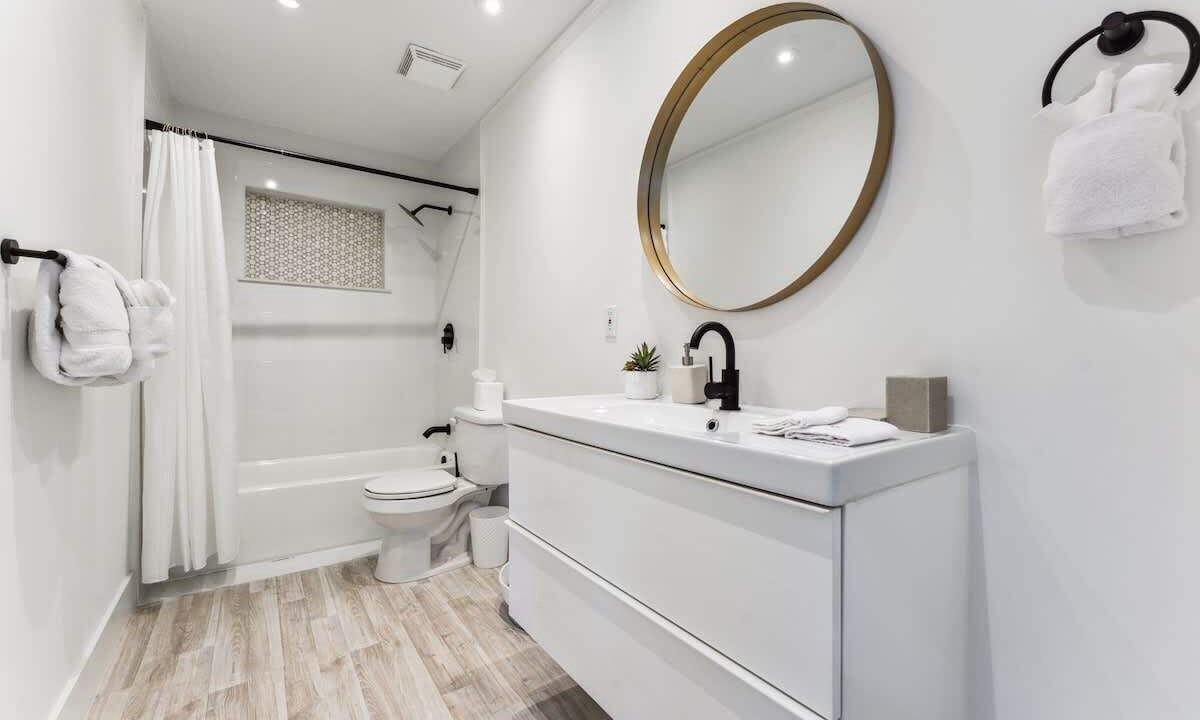 Photo of Bathroom in Lighthouse Point