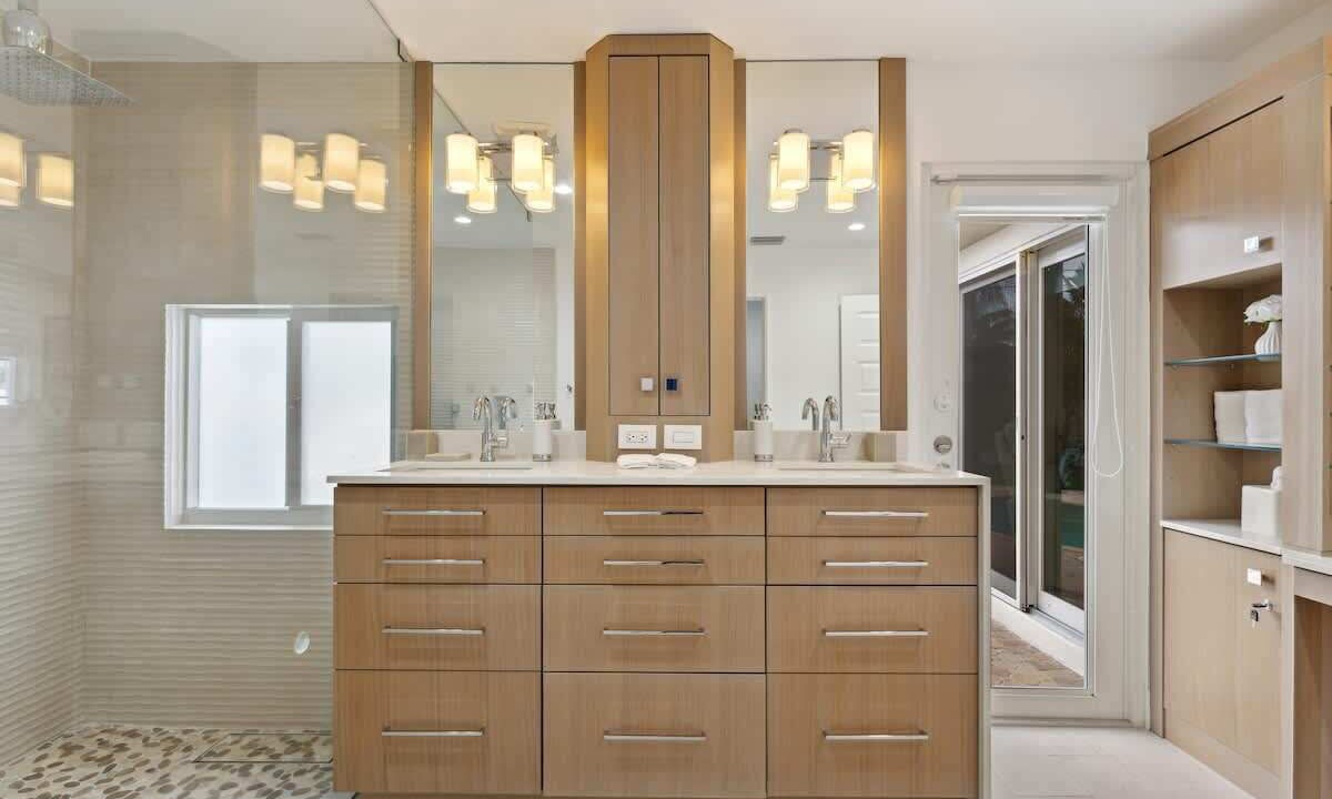 Photo of Bathroom in Lighthouse Point