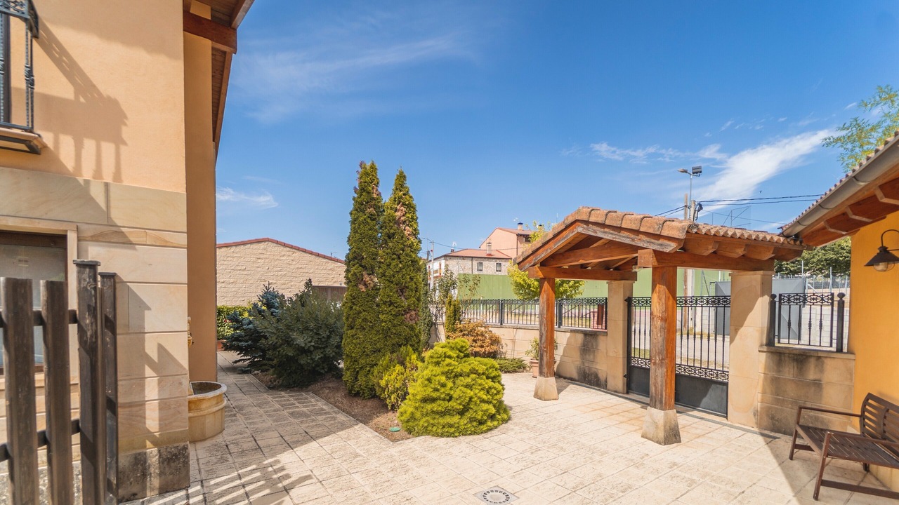 Photo of Patio Balcony in Espeja de San Marcelino
