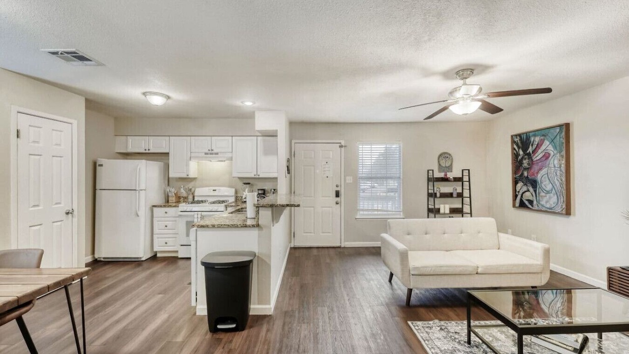 Photo of Livingroom in Franklin Park
