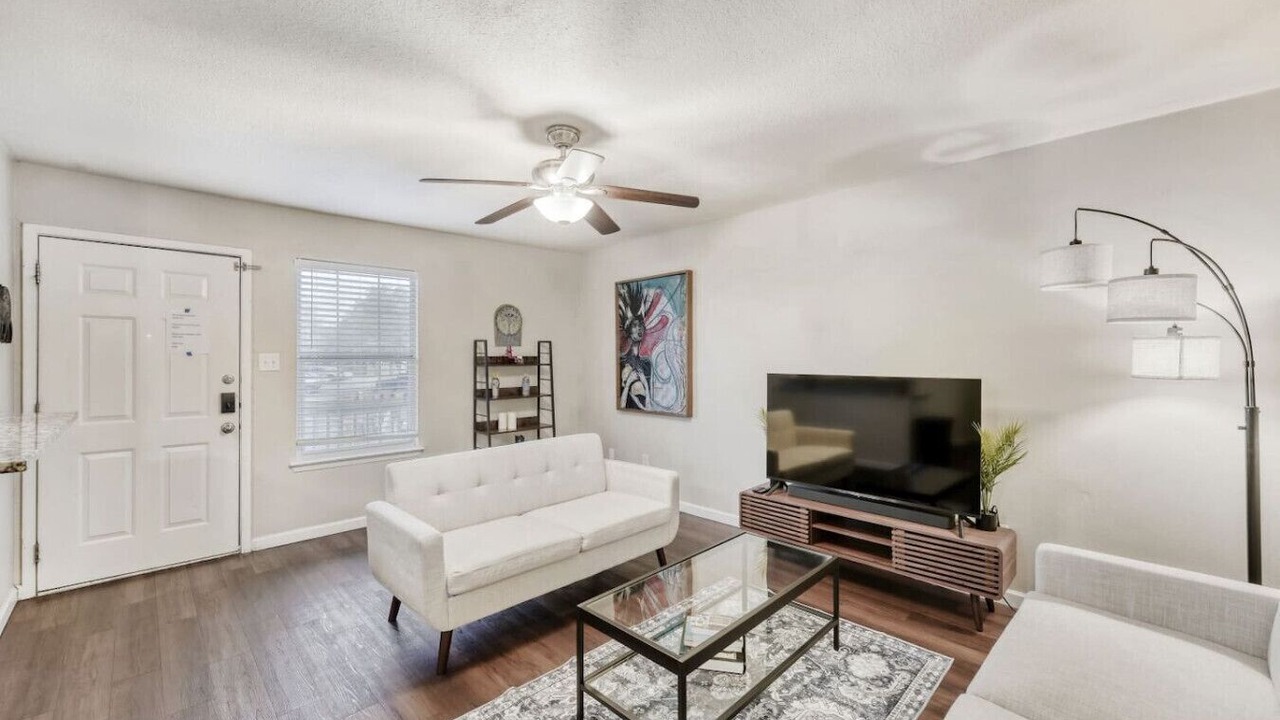 Photo of Livingroom in Franklin Park