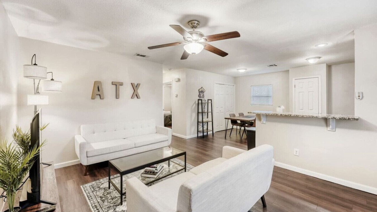 Photo of Livingroom in Franklin Park