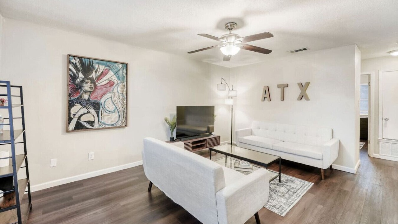 Photo of Livingroom in Franklin Park