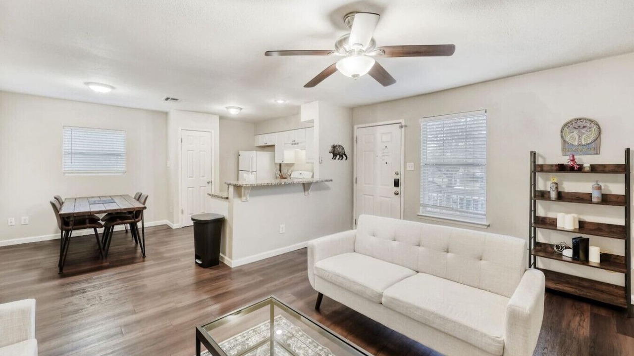 Photo of Livingroom in Franklin Park
