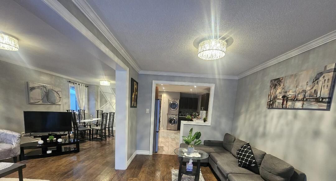 Photo of Livingroom in Ajax