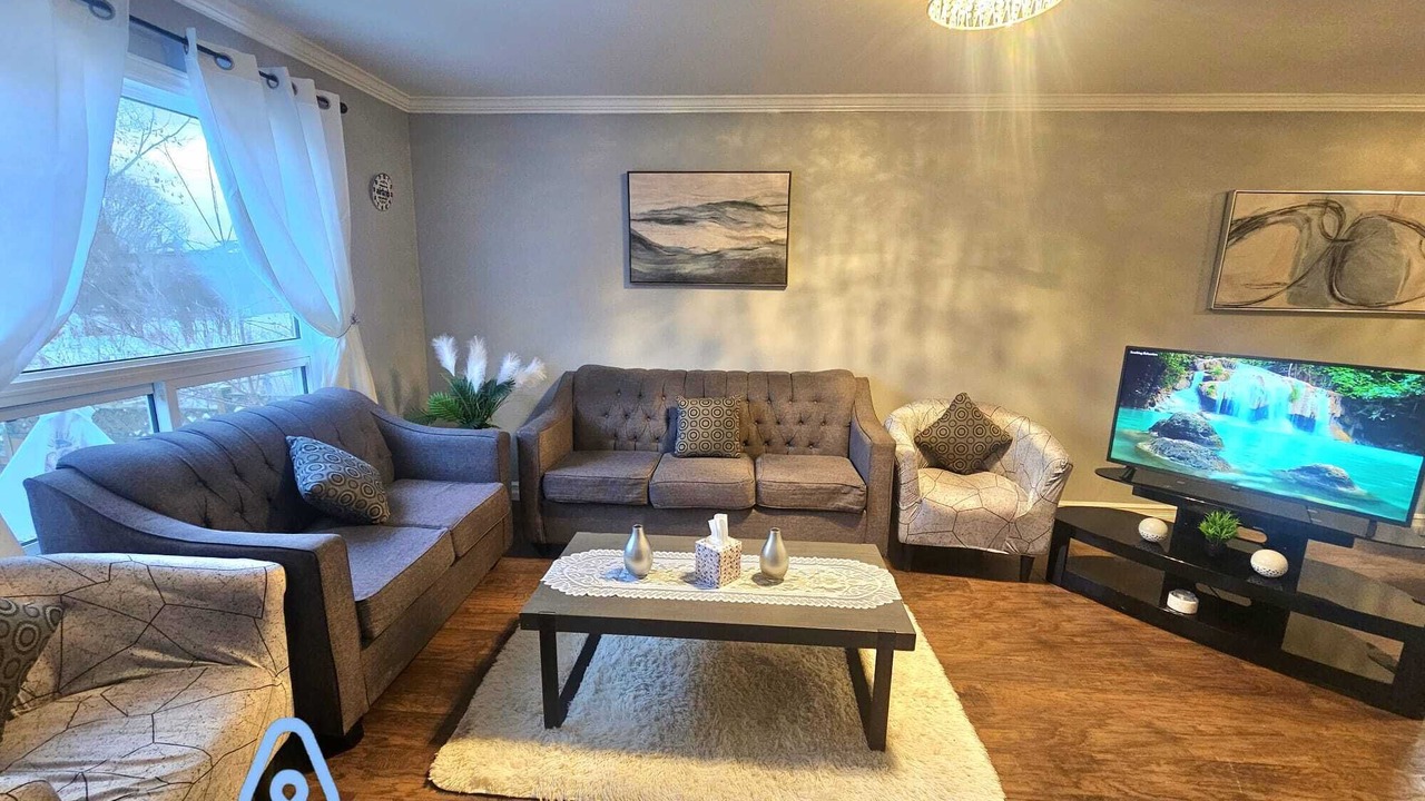 Photo of Livingroom in Ajax