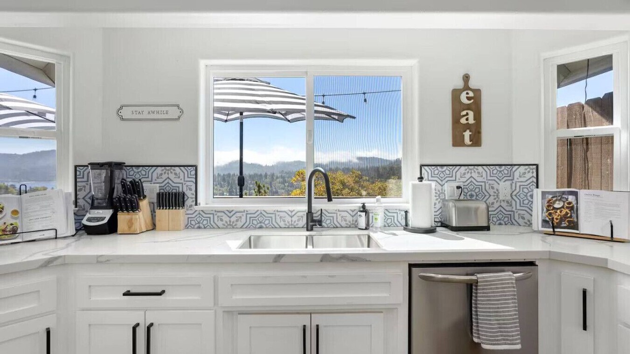 Photo of Kitchen in Lake Arrowhead