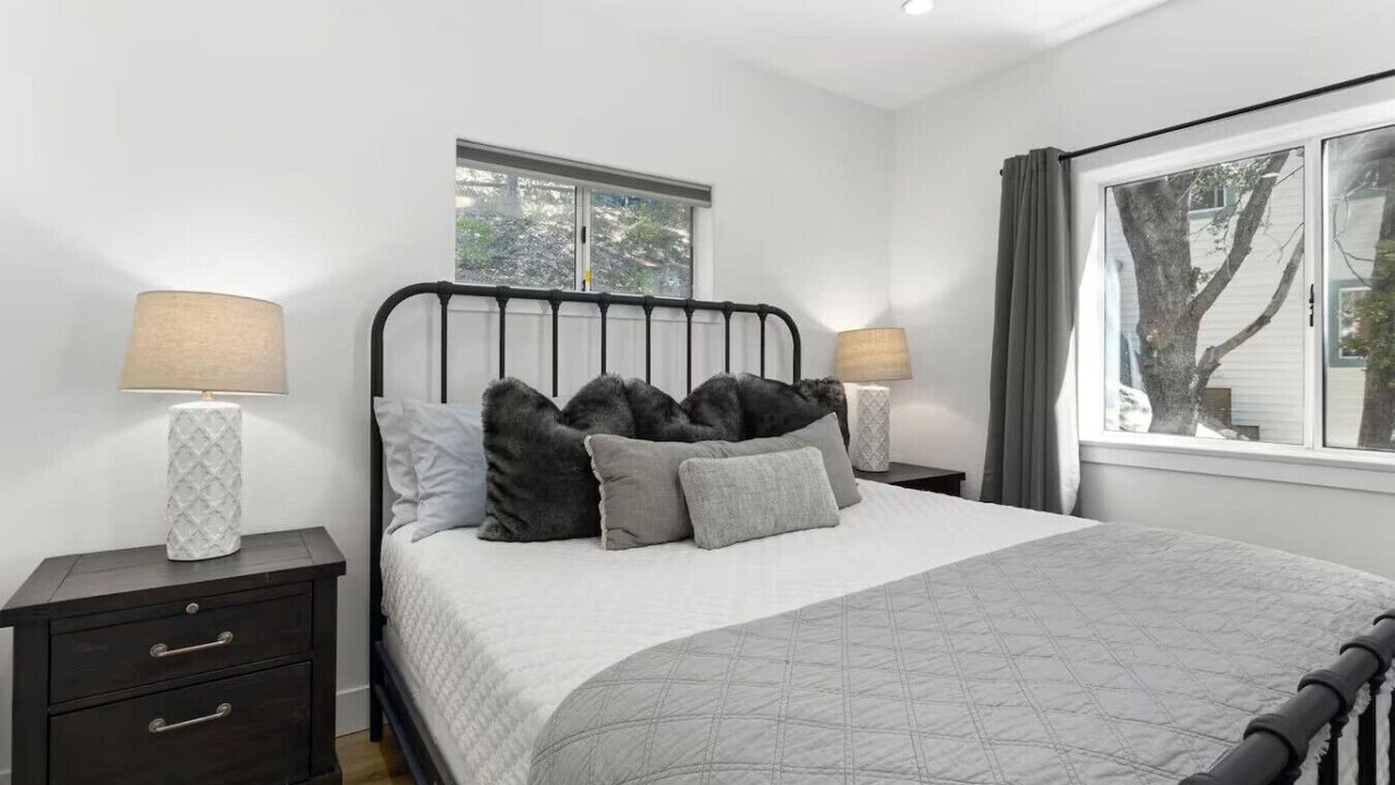 Photo of Bedroom in Lake Arrowhead