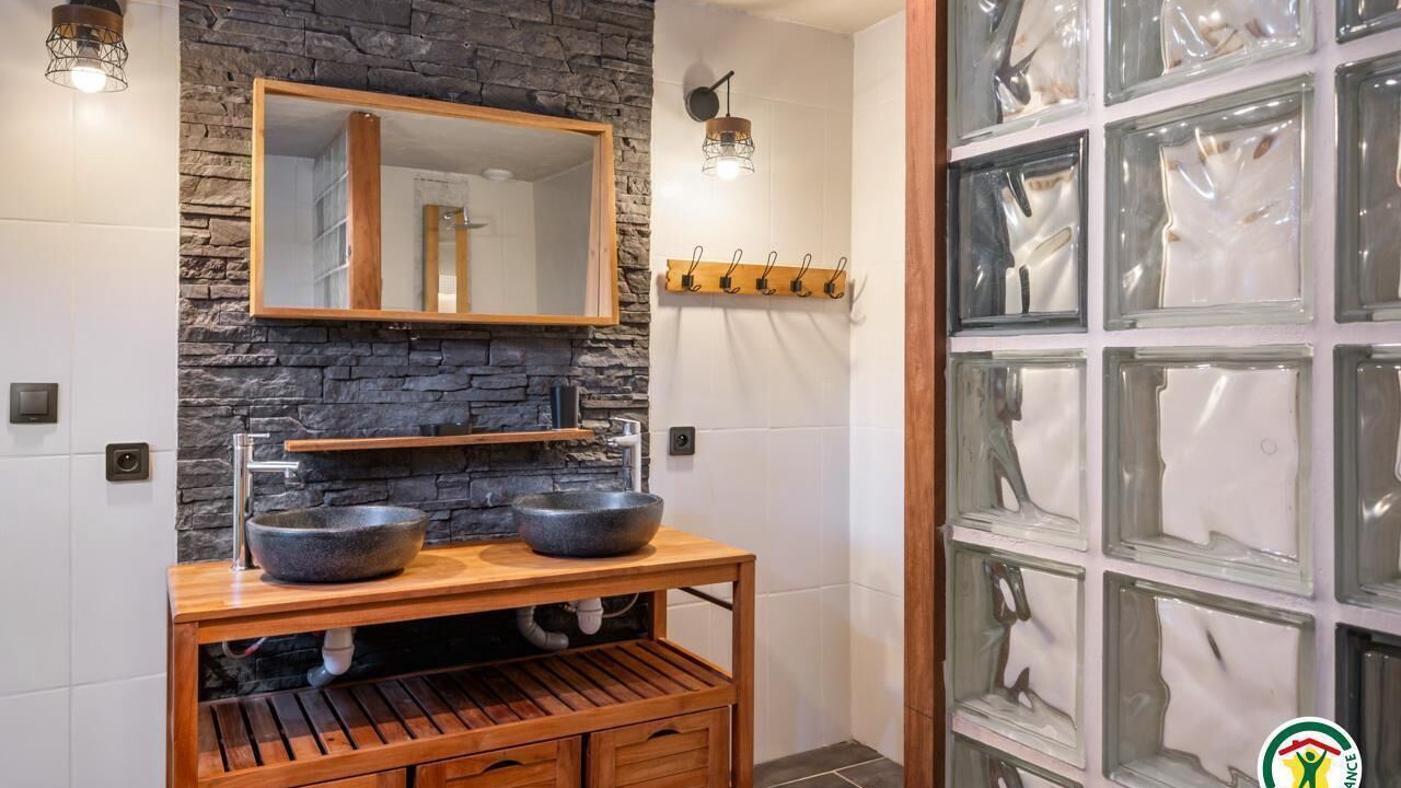 Photo of Bathroom in Sassetot-le-Mauconduit