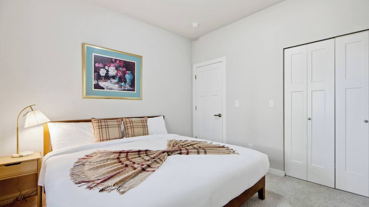Photo of Bedroom in North Creek