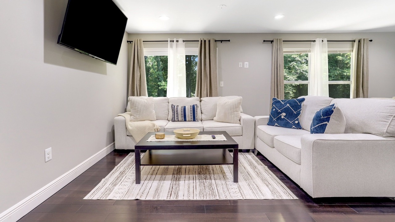 Photo of Livingroom in Camp Springs