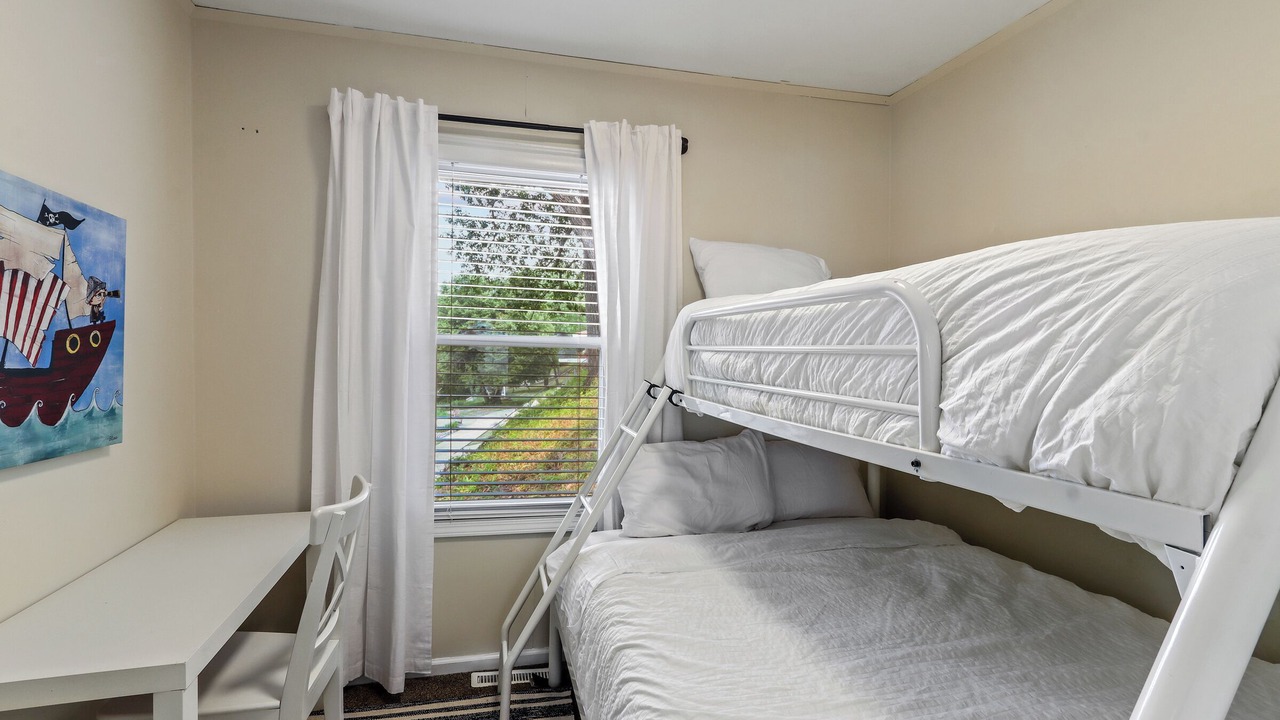 Photo of Bedroom in Lauderdale Lakes