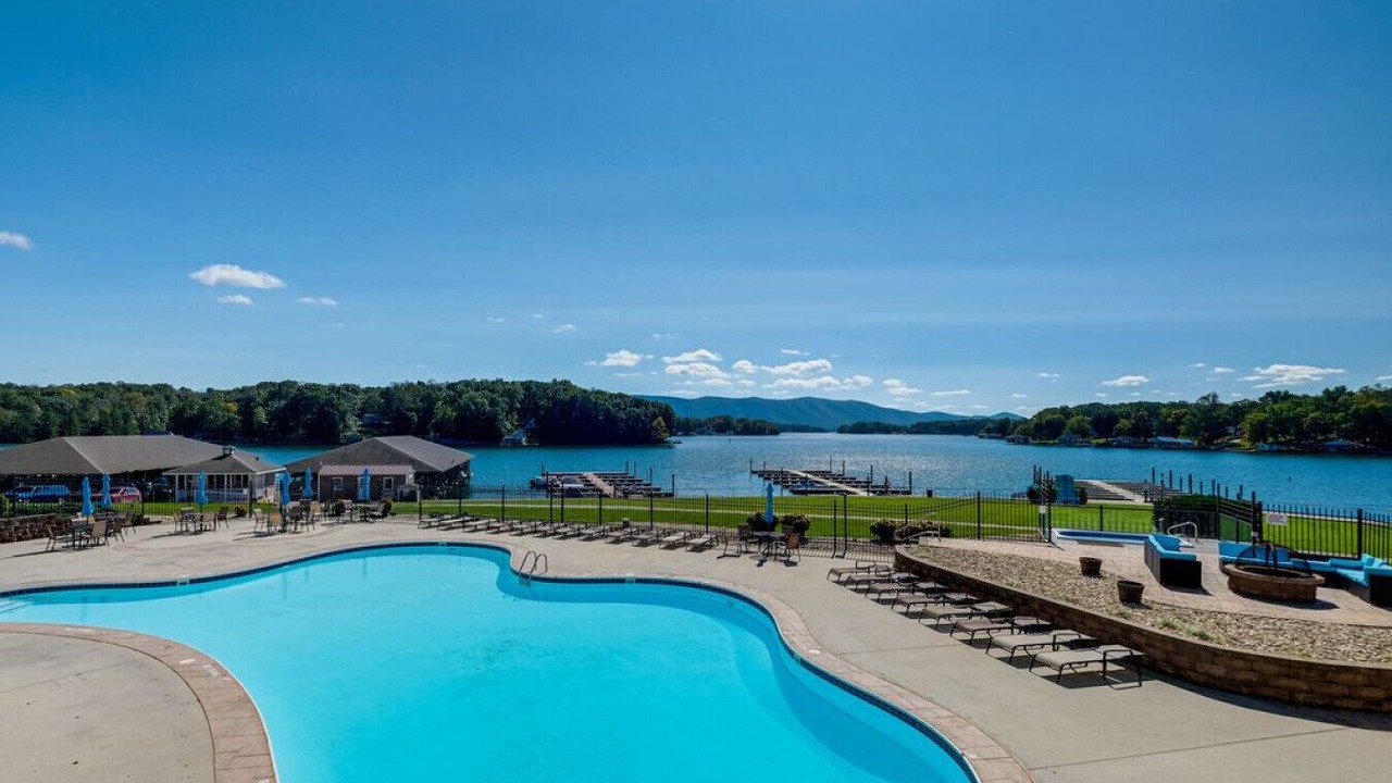 Photo of Outdoor in Smith Mountain Lake