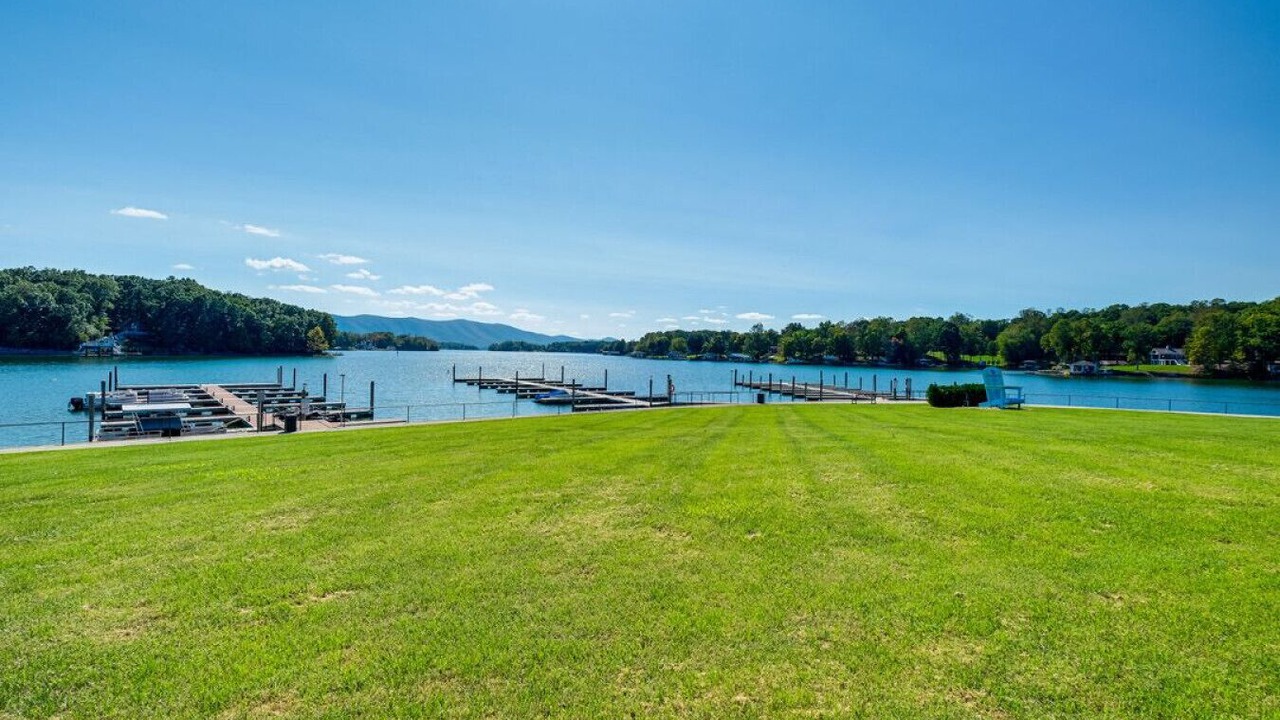 Photo of Others in Smith Mountain Lake
