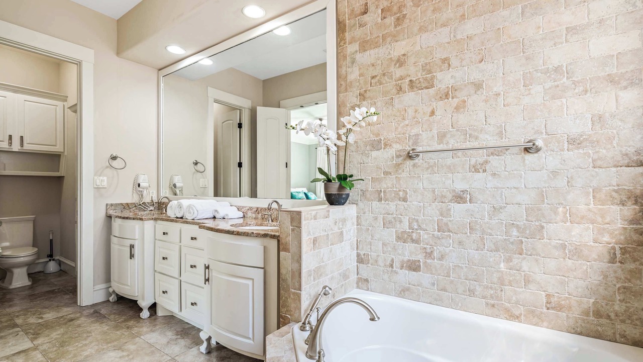 Photo of Bathroom in South River City