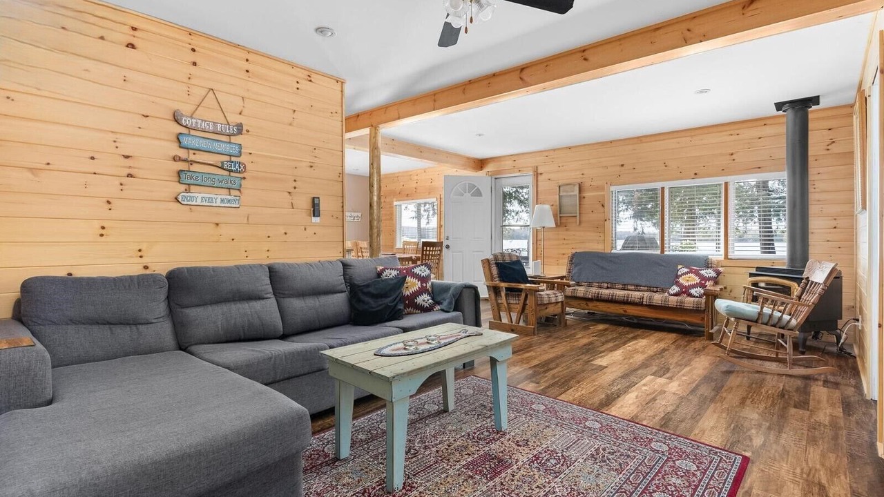 Photo of Livingroom in McMurrich/Monteith