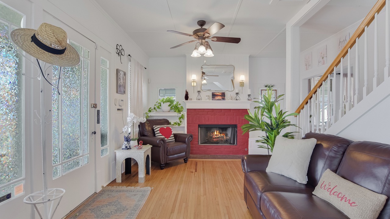 Photo of Livingroom in La Grange