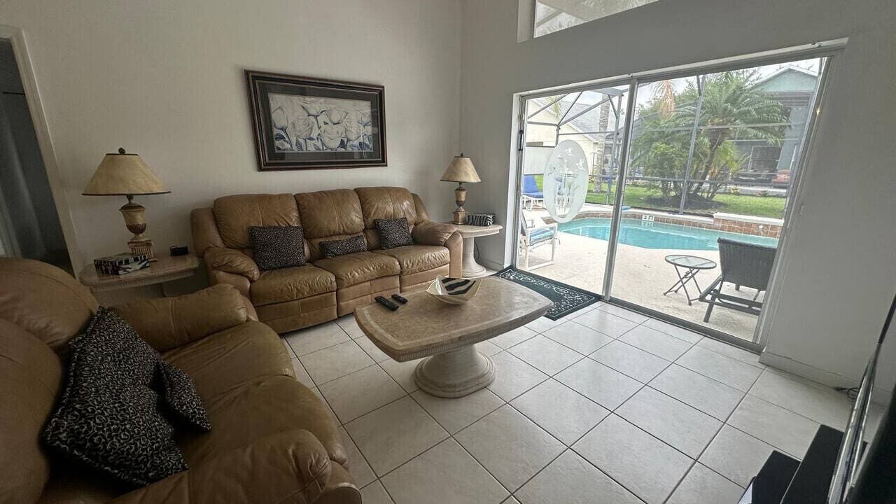Photo of Livingroom in Seasons