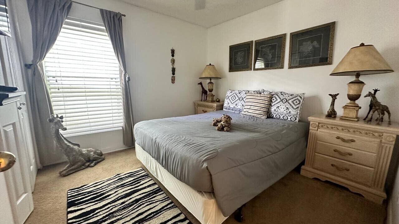 Photo of Bedroom in Seasons