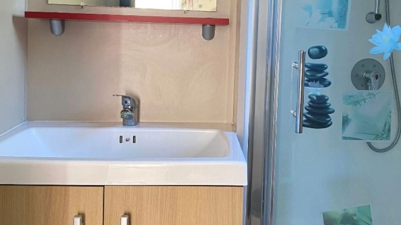 Photo of Bathroom in Angicourt