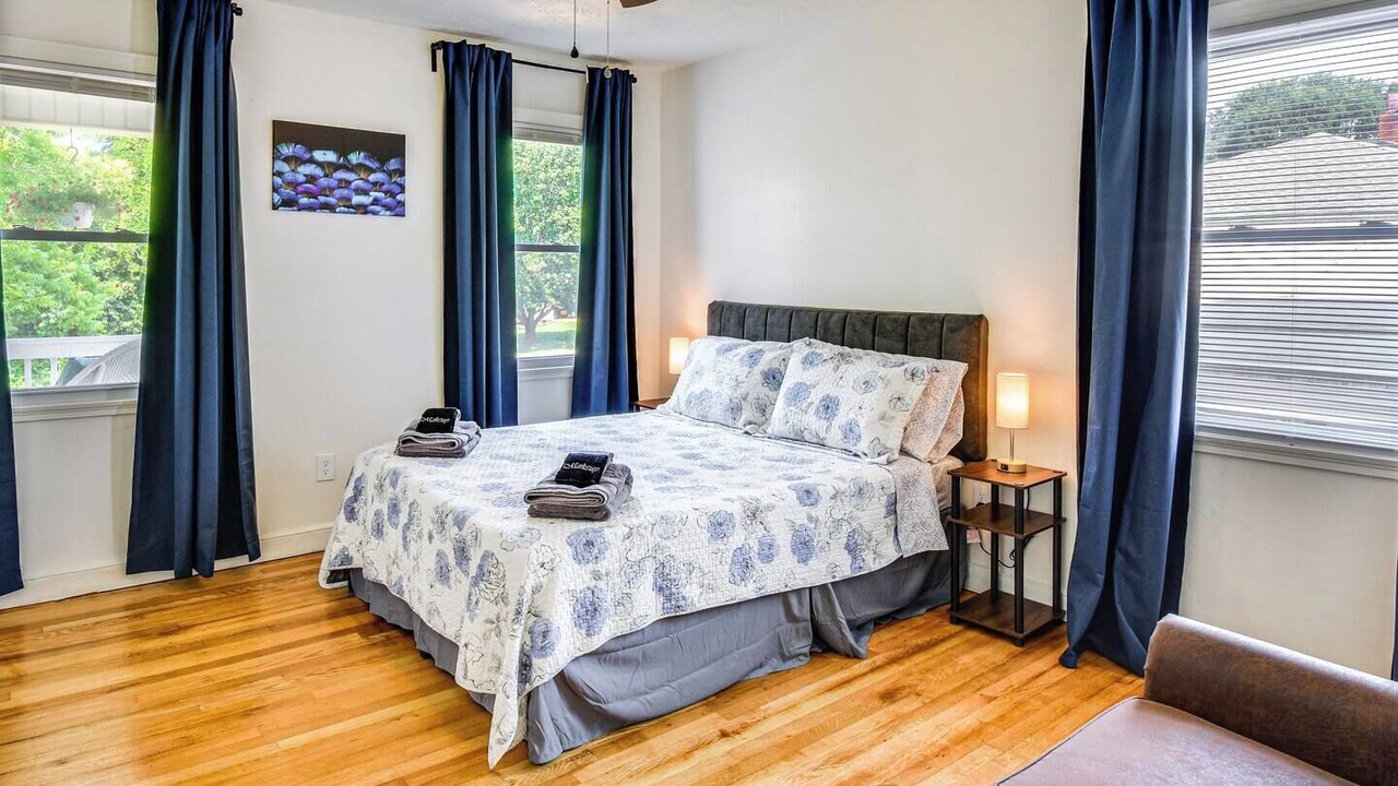 Photo of Bedroom in Seneca
