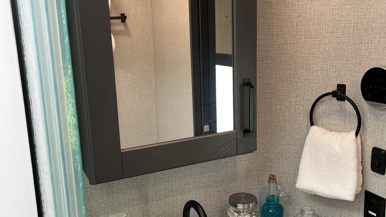 Photo of Bathroom in Garrison