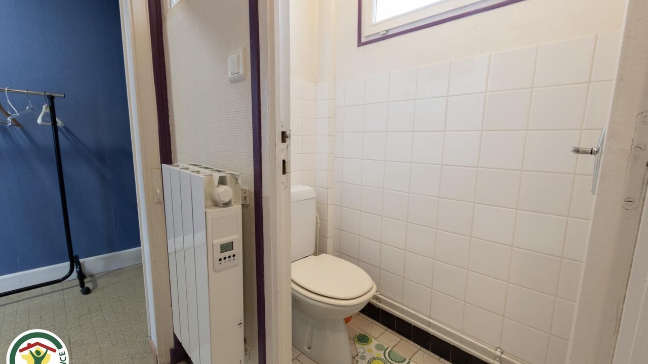 Photo of Bathroom in Outines