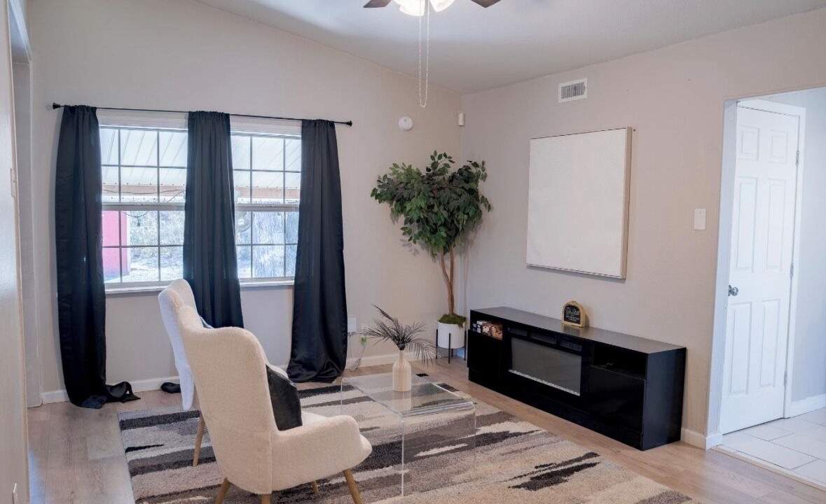 Photo of Livingroom in Sherwood