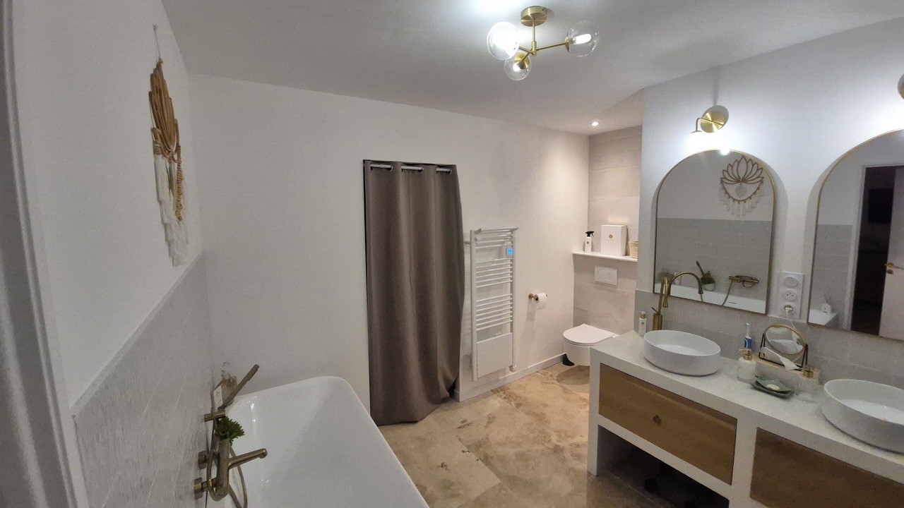 Photo of Bathroom in Chusclan