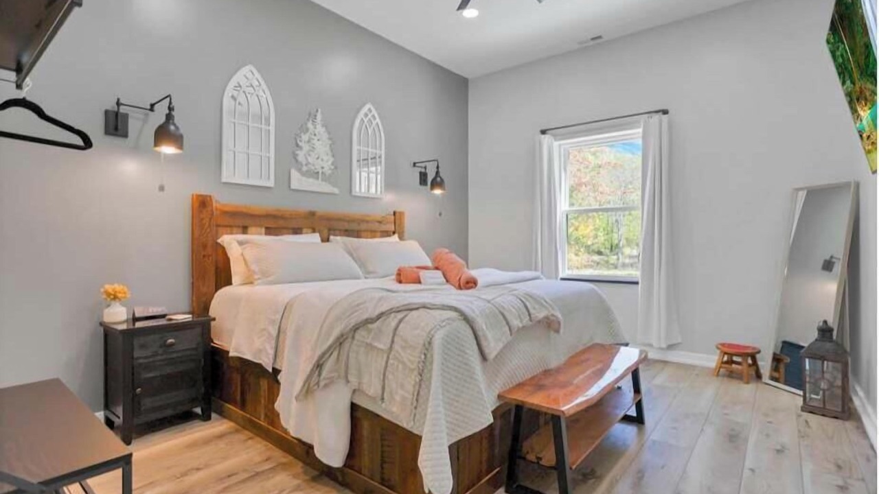 Photo of Bedroom in Sugar Grove
