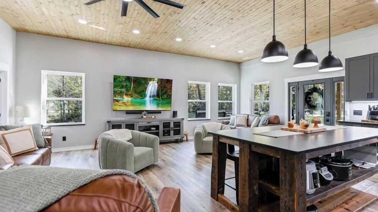 Photo of Livingroom in Sugar Grove