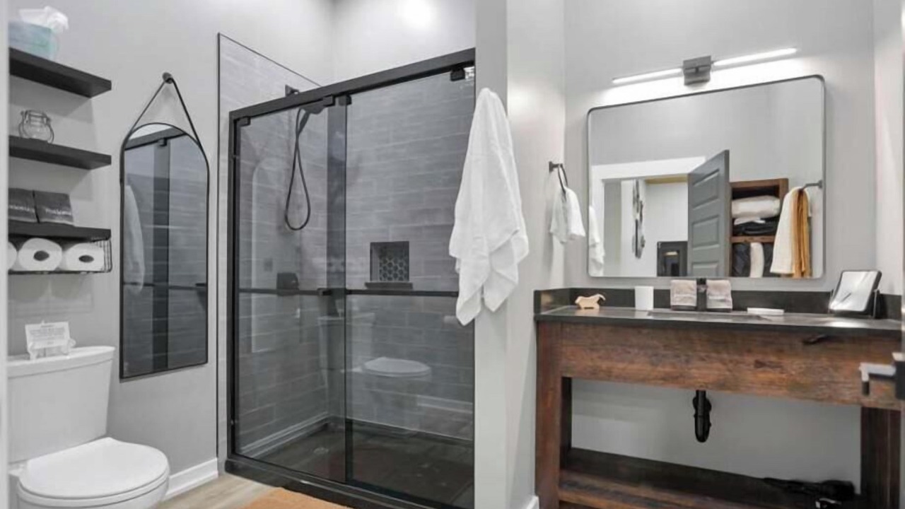 Photo of Bathroom in Sugar Grove